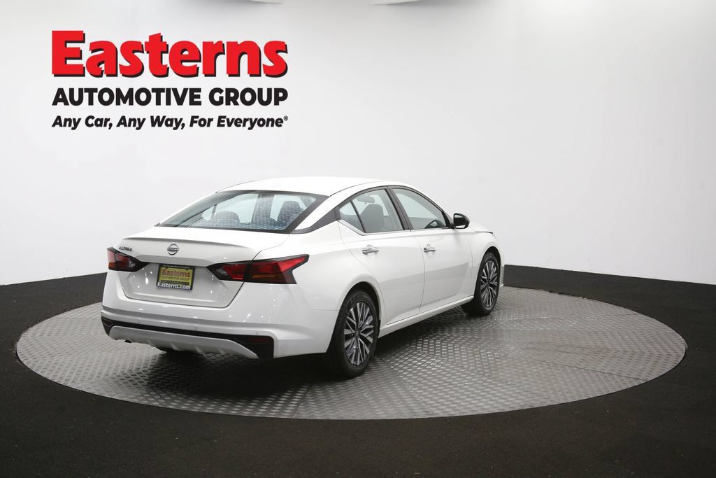Used 2025 Nissan Altima 2.5 SV FWD image 37