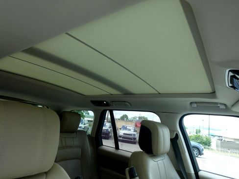 Used 2018 Land Rover Range Rover Supercharged image 13