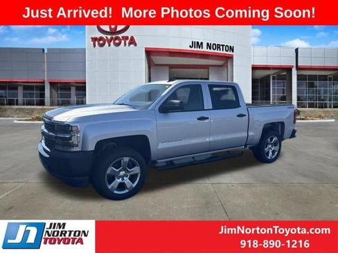 Used 2017 Chevrolet Silverado 1500 W/T w/ WT Convenience Package AWD/4WD image 2