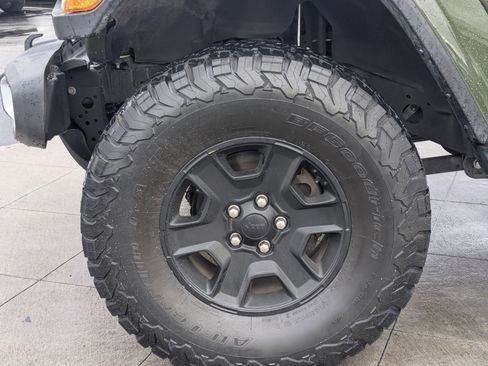 Used 2021 Jeep Gladiator Overland w/ Popular Equipment Package image 13