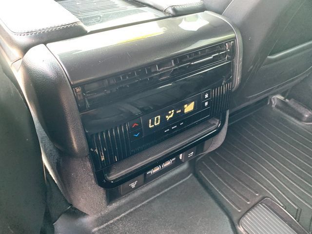 Certified 2023 Jeep Wagoneer 4WD image 18