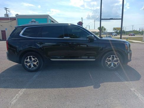 Used 2020 Kia Telluride EX FWD image 2