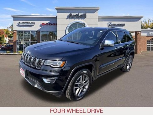 Certified 2022 Jeep Grand Cherokee Limited w/ Trailer Tow Group IV AWD/4WD image 4