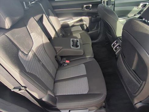 Used 2021 Kia Sorento LX image 20
