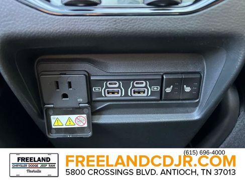 New 2025 Jeep Grand Cherokee Limited w/ Luxury Tech Group II image 21