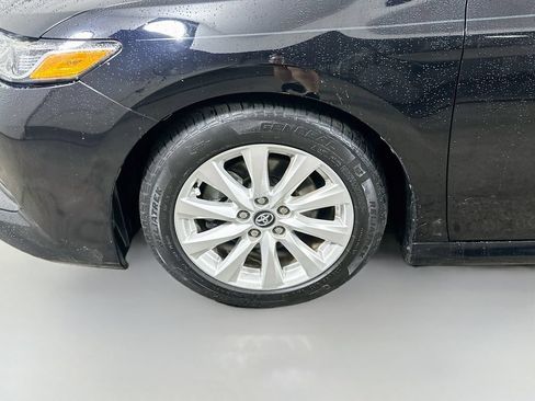 Used 2020 Toyota Camry LE FWD image 8