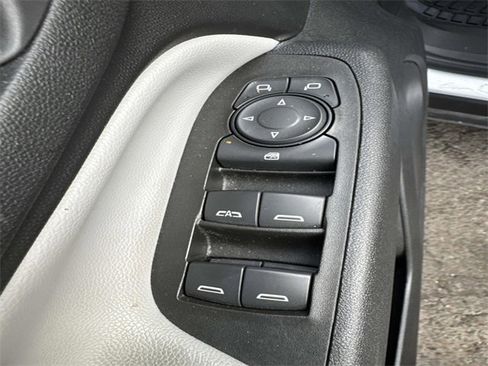 Used 2022 Chevrolet Equinox LS w/ LS Convenience Package image 19