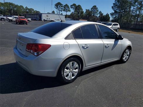 Used 2015 Chevrolet Cruze LS image 6
