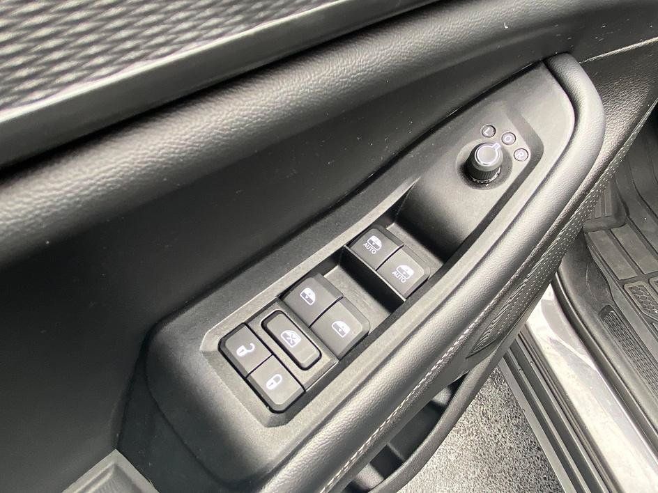 Used 2024 Jeep Grand Cherokee L Laredo AWD/4WD image 10