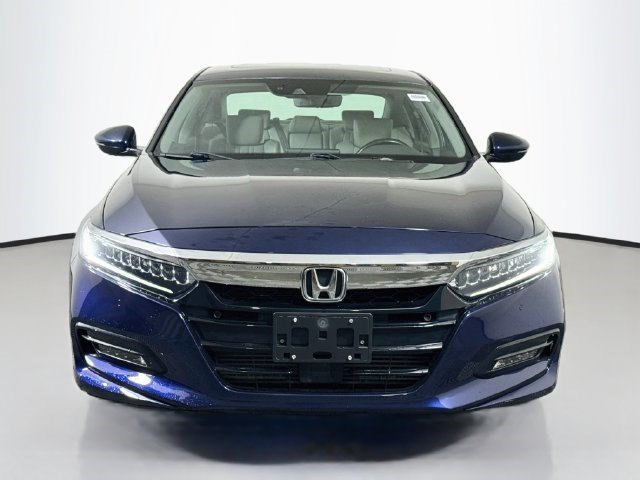 Used 2018 Honda Accord Touring image 2