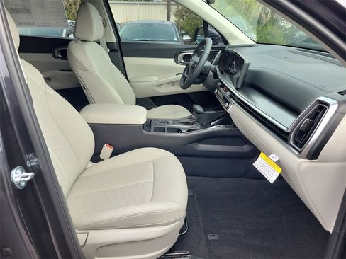 New 2026 Kia Sorento S image 7