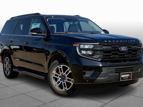 New 2025 Ford Expedition Active image 2