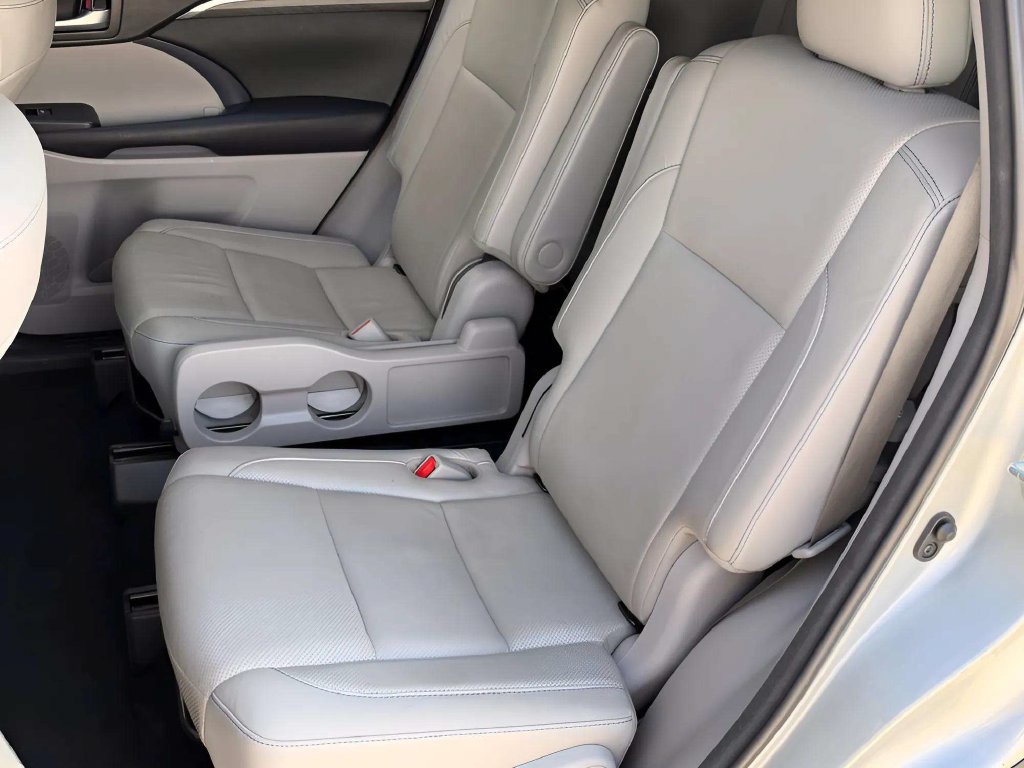 Used 2018 Toyota Highlander Limited AWD/4WD image 11
