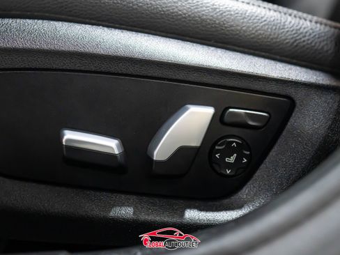 Used 2018 BMW 530e w/ Premium Package 2 image 40