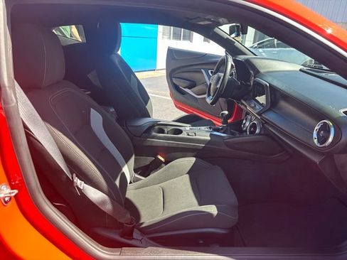 Used 2019 Chevrolet Camaro LT w/ Technology Package RWD image 21