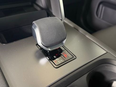 New 2025 Land Rover Discovery Sport Dynamic SE image 38