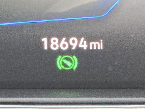 Certified 2023 Volkswagen Taos S FWD image 22