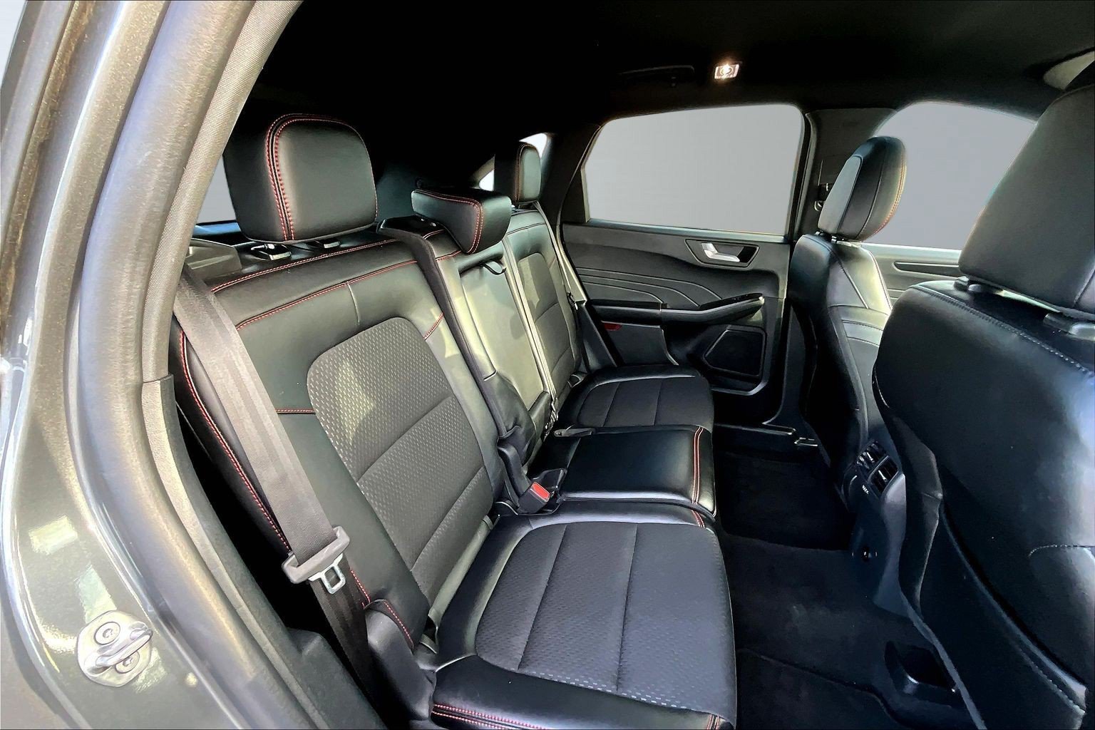 Used 2025 Ford Escape ST-Line Select AWD/4WD image 26