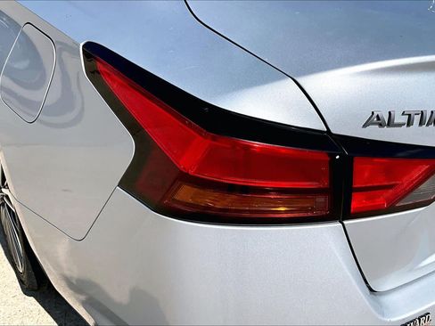 Used 2023 Nissan Altima 2.5 SL FWD image 27