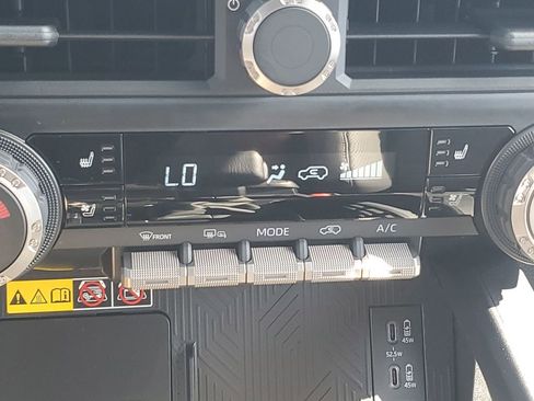 Certified 2025 Toyota 4Runner TRD Off-Road Premium image 33