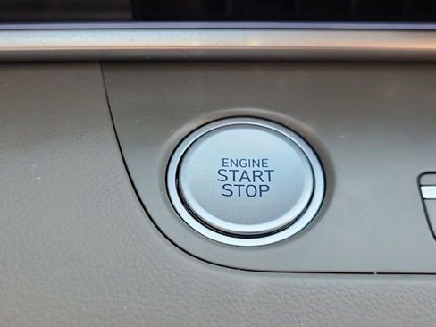 Used 2024 Hyundai Elantra SEL image 28