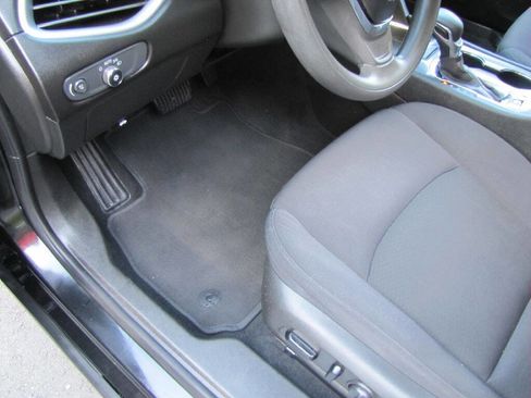 Used 2023 Chevrolet Malibu LT image 16