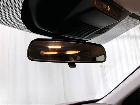 Used 2021 Nissan Rogue SV image 17