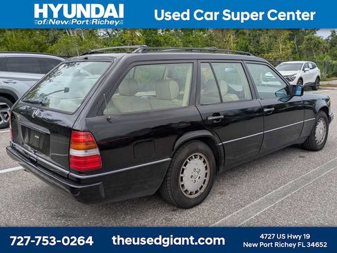 Used 1991 Mercedes-Benz 300 TE image 2