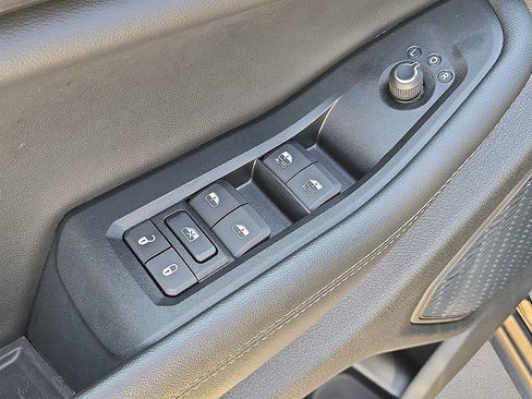 Used 2025 Jeep Grand Cherokee Altitude AWD/4WD image 22
