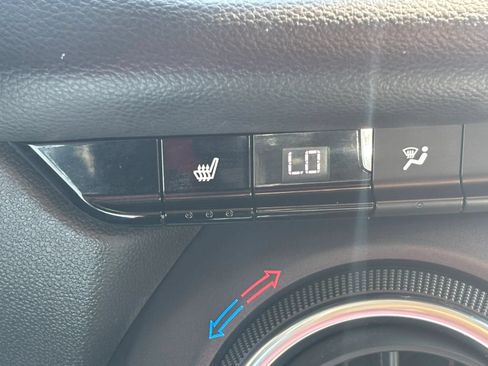 Used 2021 Chevrolet Blazer LT AWD/4WD image 58