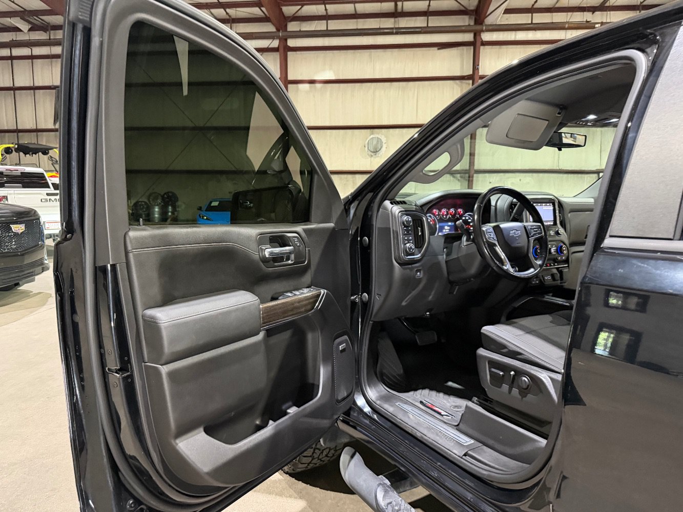 Used 2020 Chevrolet Silverado 1500 LT Trail Boss AWD/4WD image 12