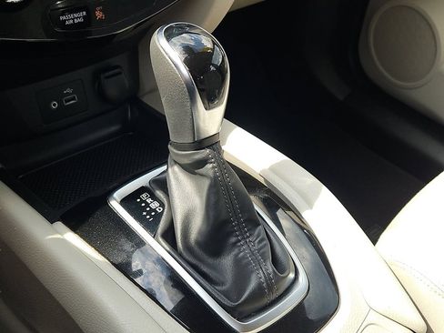 Used 2019 Nissan Rogue Sport SV AWD/4WD image 24