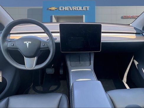 Used 2023 Tesla Model Y Long Range AWD/4WD image 7