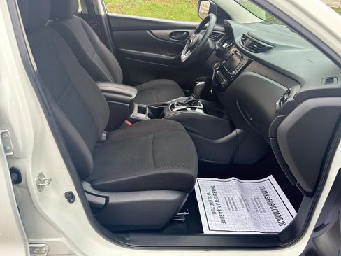 Used 2021 Nissan Rogue Sport S image 31