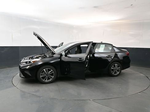 Used 2024 Kia Forte LXS w/ LXS Technology Package FWD image 27