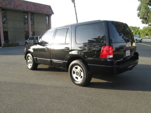 Used 2004 Ford Expedition XLT image 5