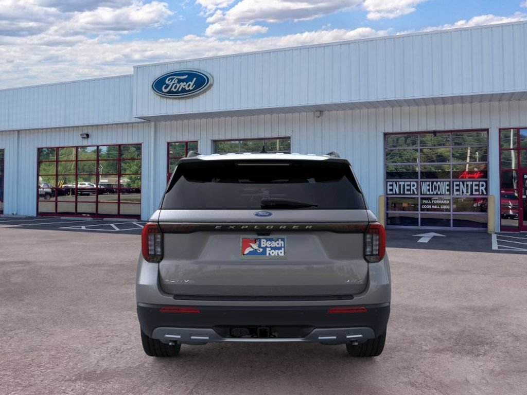 Used 2026 Ford Explorer Active w/ Active Comfort Package AWD/4WD image 5