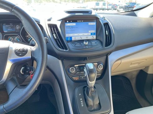 Used 2016 Ford Escape SE w/ Leather Comfort Package image 17