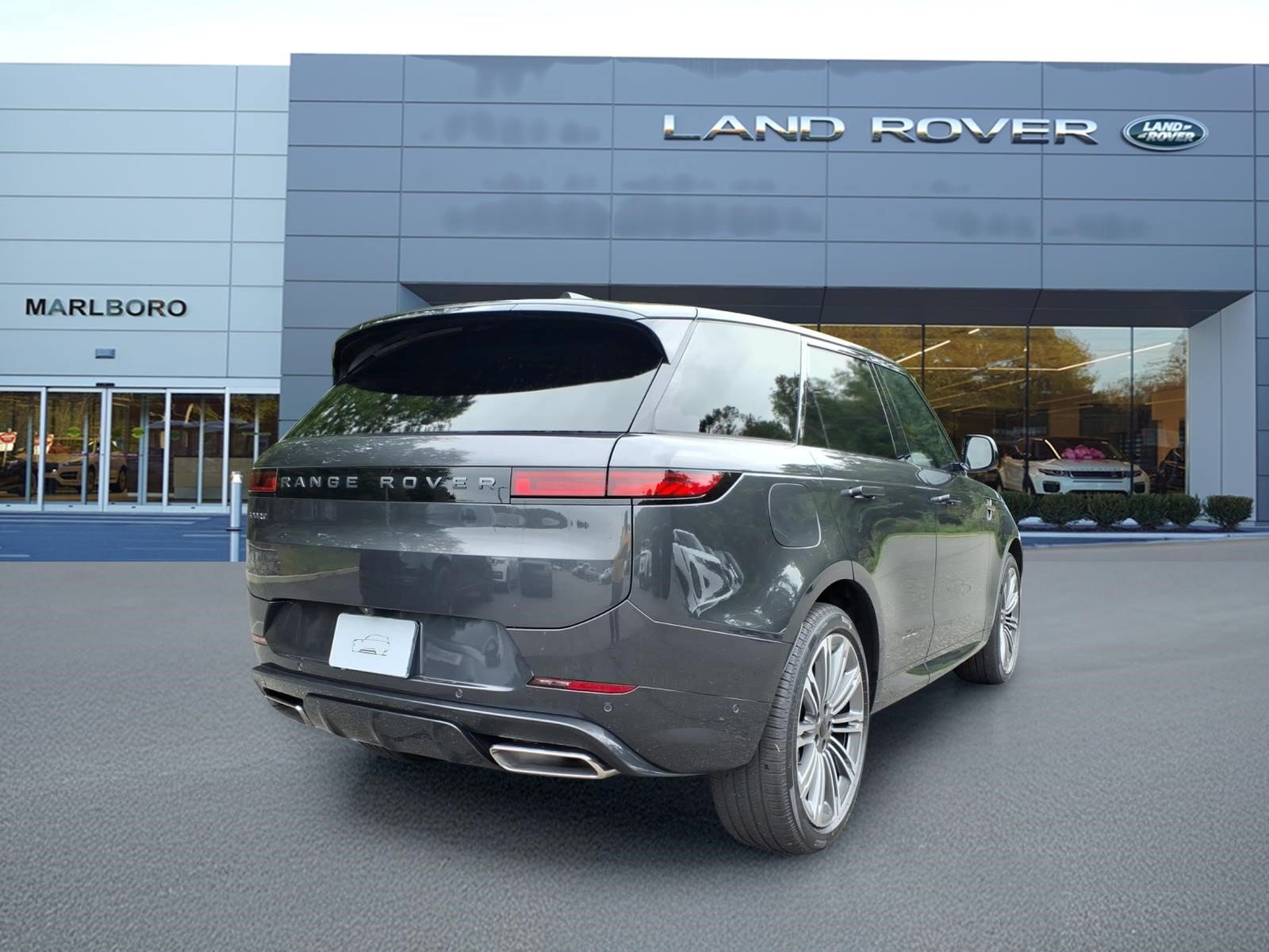 New 2027 Land Rover Range Rover Sport Dynamic SE AWD/4WD image 2