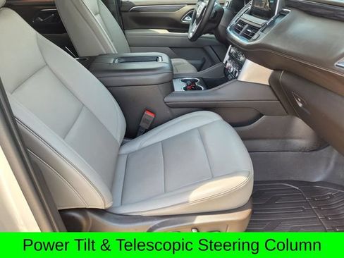 Used 2023 GMC Yukon SLT w/ SLT Luxury Package RWD image 25