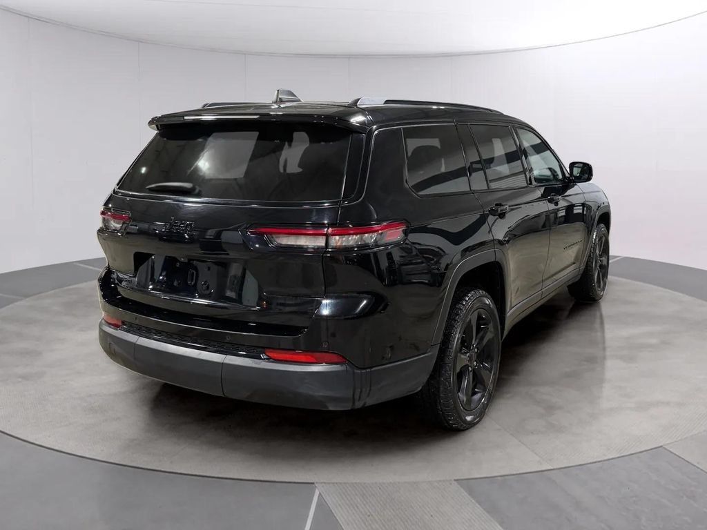 Used 2023 Jeep Grand Cherokee L Laredo AWD/4WD image 3