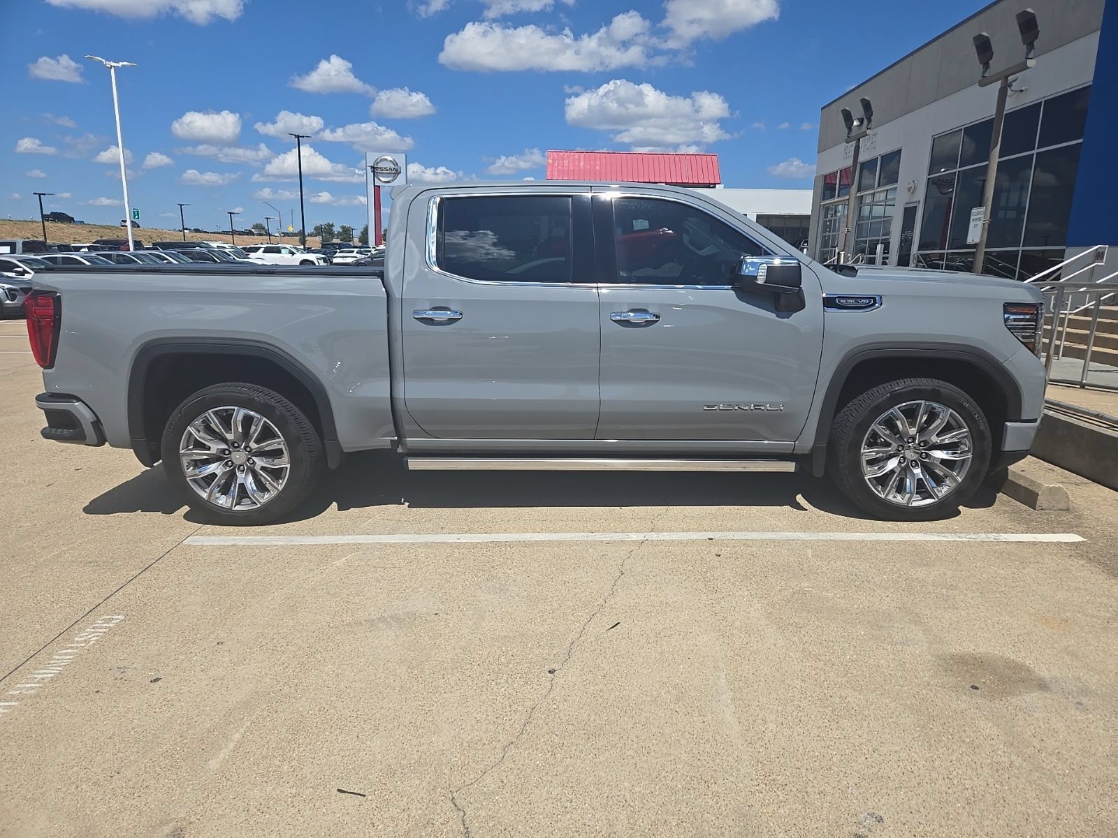 Used 2024 GMC Sierra 1500 Denali w/ Denali Reserve Package AWD/4WD image 4