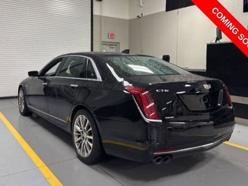 Used 2018 Cadillac CT6 Luxury image 2