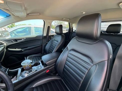 Used 2020 Ford Edge SEL w/ Cold Weather Package AWD/4WD image 4