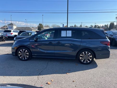 Used 2025 Honda Odyssey Elite image 2