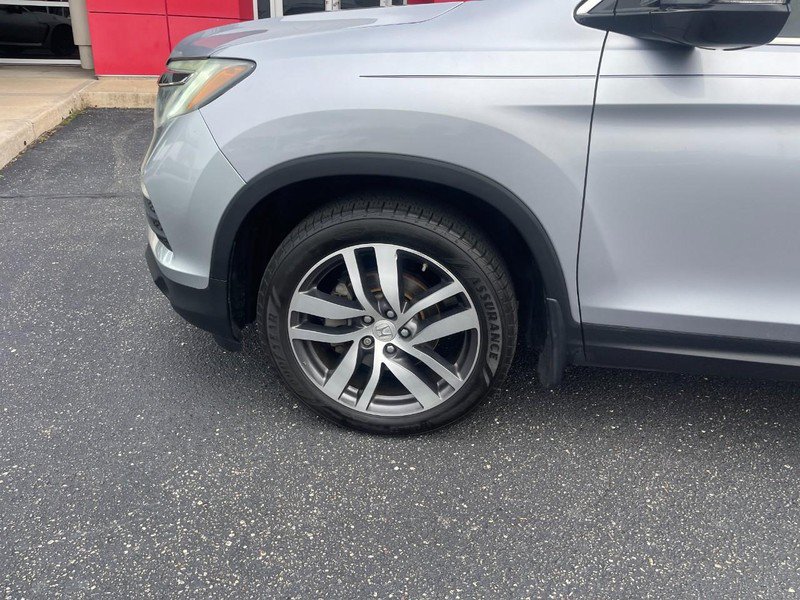 Used 2018 Honda Pilot Touring image 7