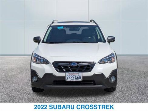 Used 2022 Subaru Crosstrek 2.5i Sport w/ Moonroof Package image 3