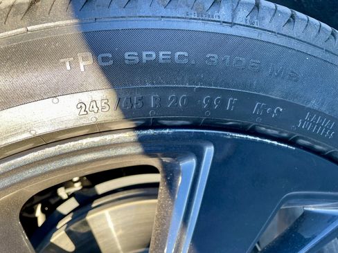 Used 2023 Buick Envision Essence w/ Sport Touring Package image 10