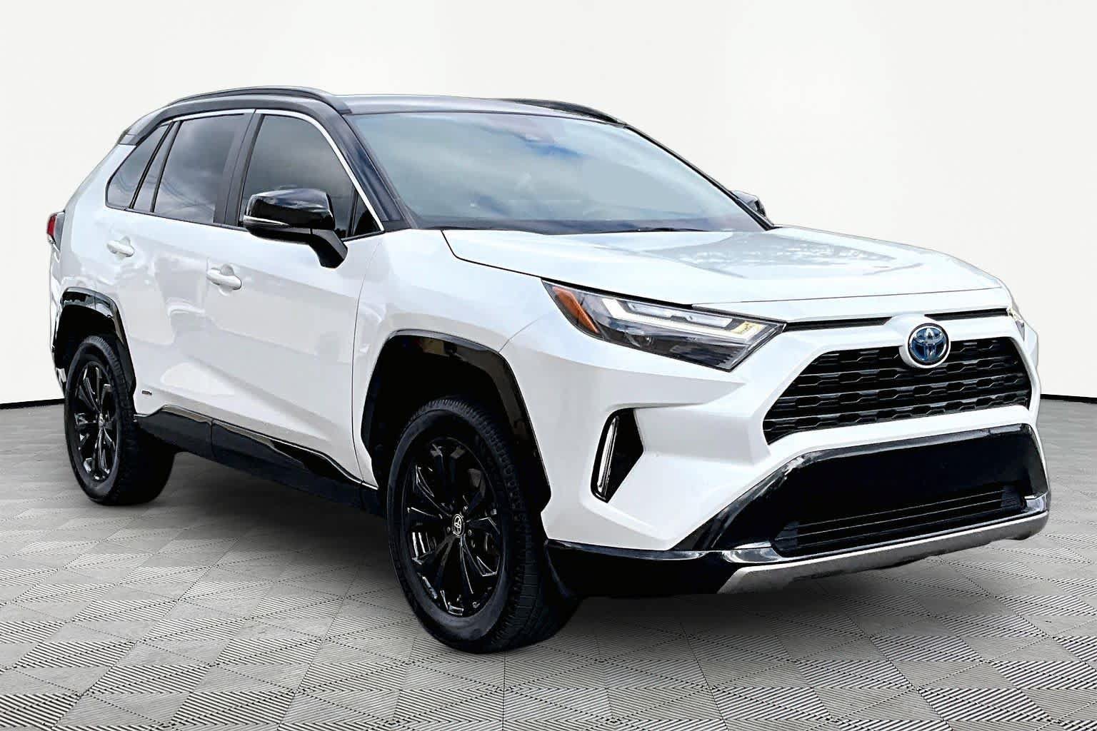 Certified 2023 Toyota RAV4 XSE AWD/4WD image 3