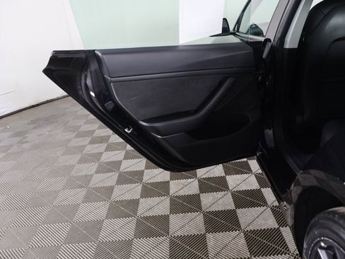 Used 2021 Tesla Model 3 Standard Range Plus image 23